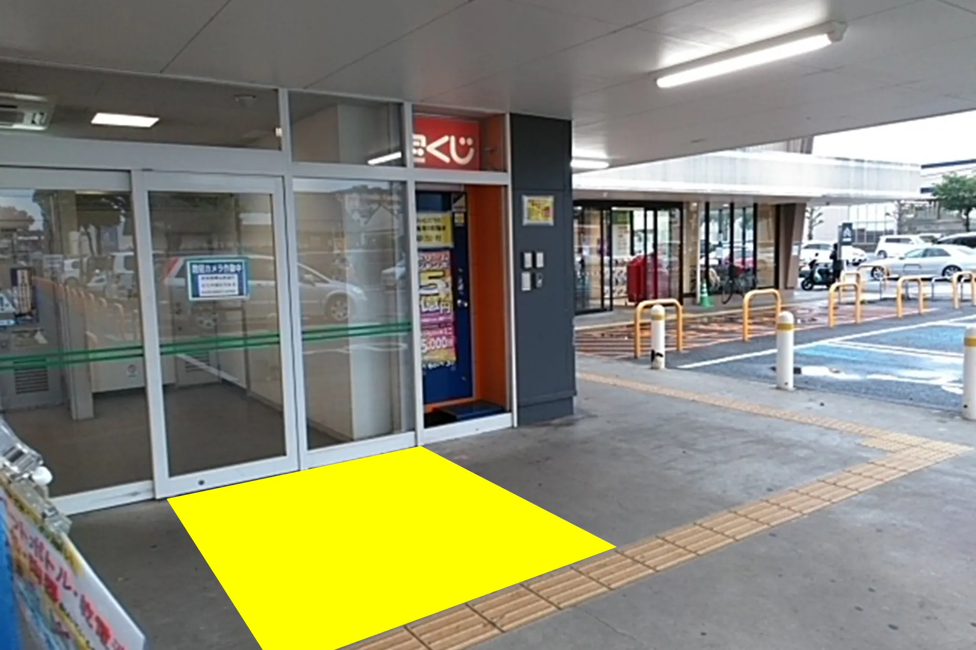 【イオンタウンたつみ台(宝くじ売り場横)】ポップアップストアやセールスプロモーションに適した出入口付近の注目度の高いイベントスペース