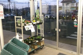 【Aコープ槻木店】食物販やプロモーションに利用可能な風除室スペース