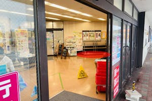 【マックスバリュ男鹿店】各種プロモーションイベントに最適な店舗入口横のイベントスペース