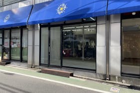 【自由が丘ひかり街|17号】アパレル・小物雑貨のポップアップストアやセール会場に適した女神通りに面した自由が丘の商店街内イベントスペース(什器レンタル 無料)