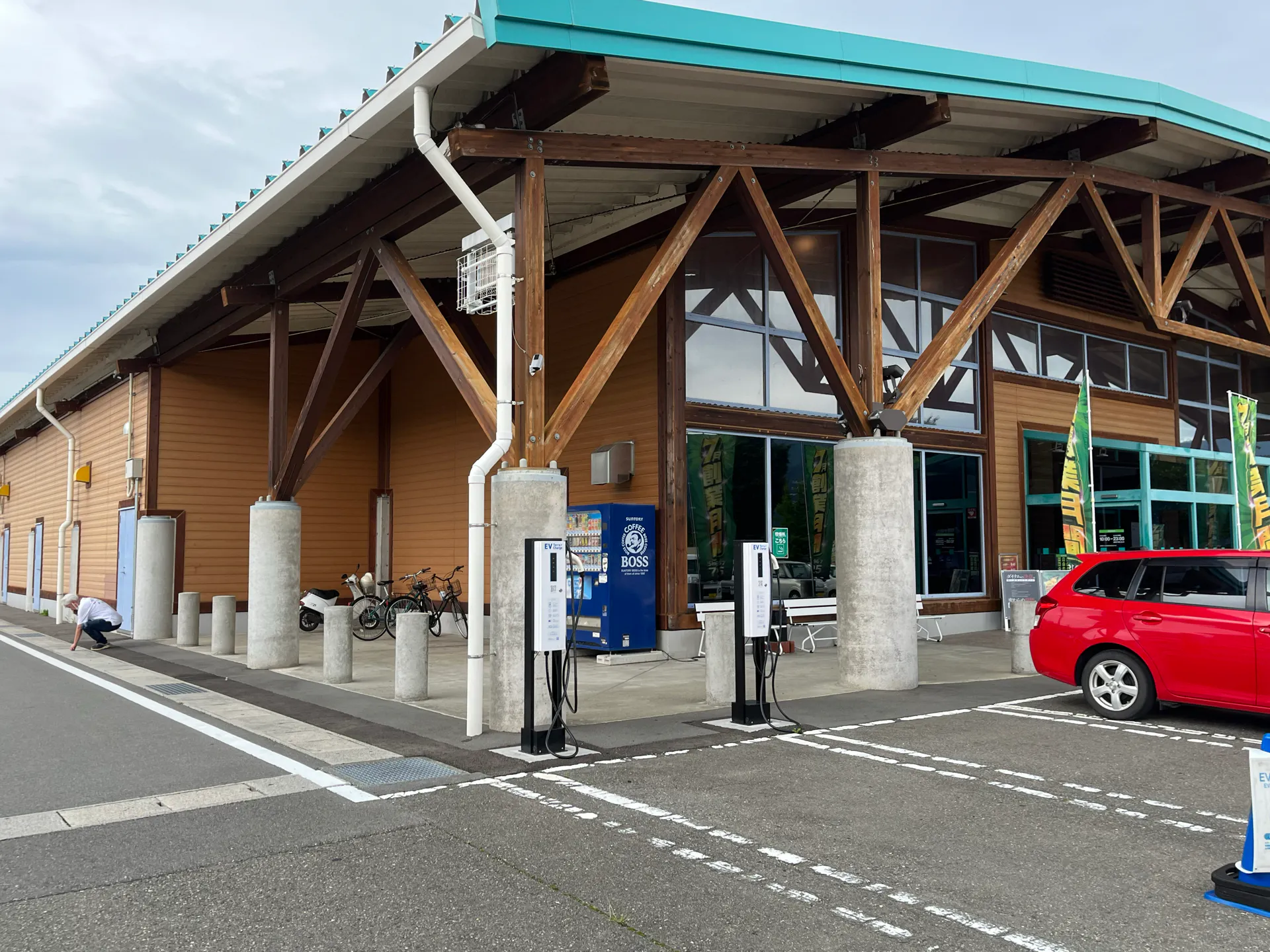 【ダイナム長野駒ヶ根店】キッチンカーや各種プロモーションイベントでの出店に最適なアミューズメント施設のイベントスペース