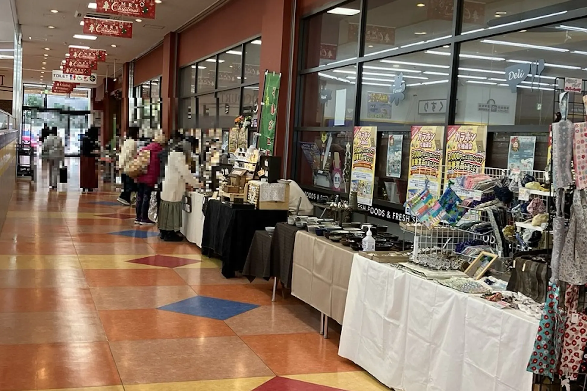 【ヘイワールド!!/メイン通路B】物販や食物販、プロモーションイベントに最適な地域密着型商業施設の通行量が多いメイン動線沿いのイベントスペース