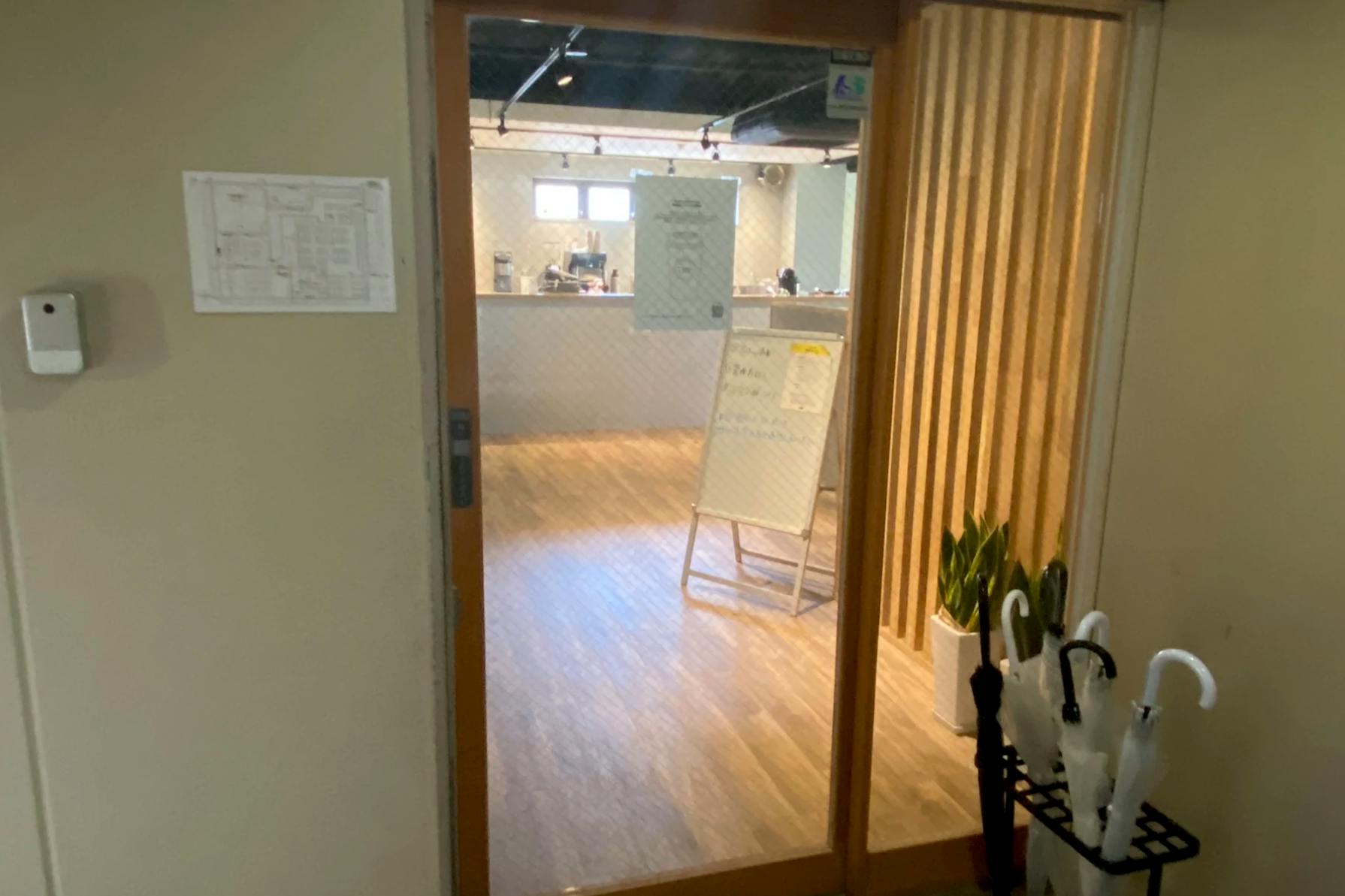 【阪急梅田駅2分/スタジオ】商品のイメージカット撮影や撮影会などの人物撮影に最適な機材の充実したフォトスタジオ