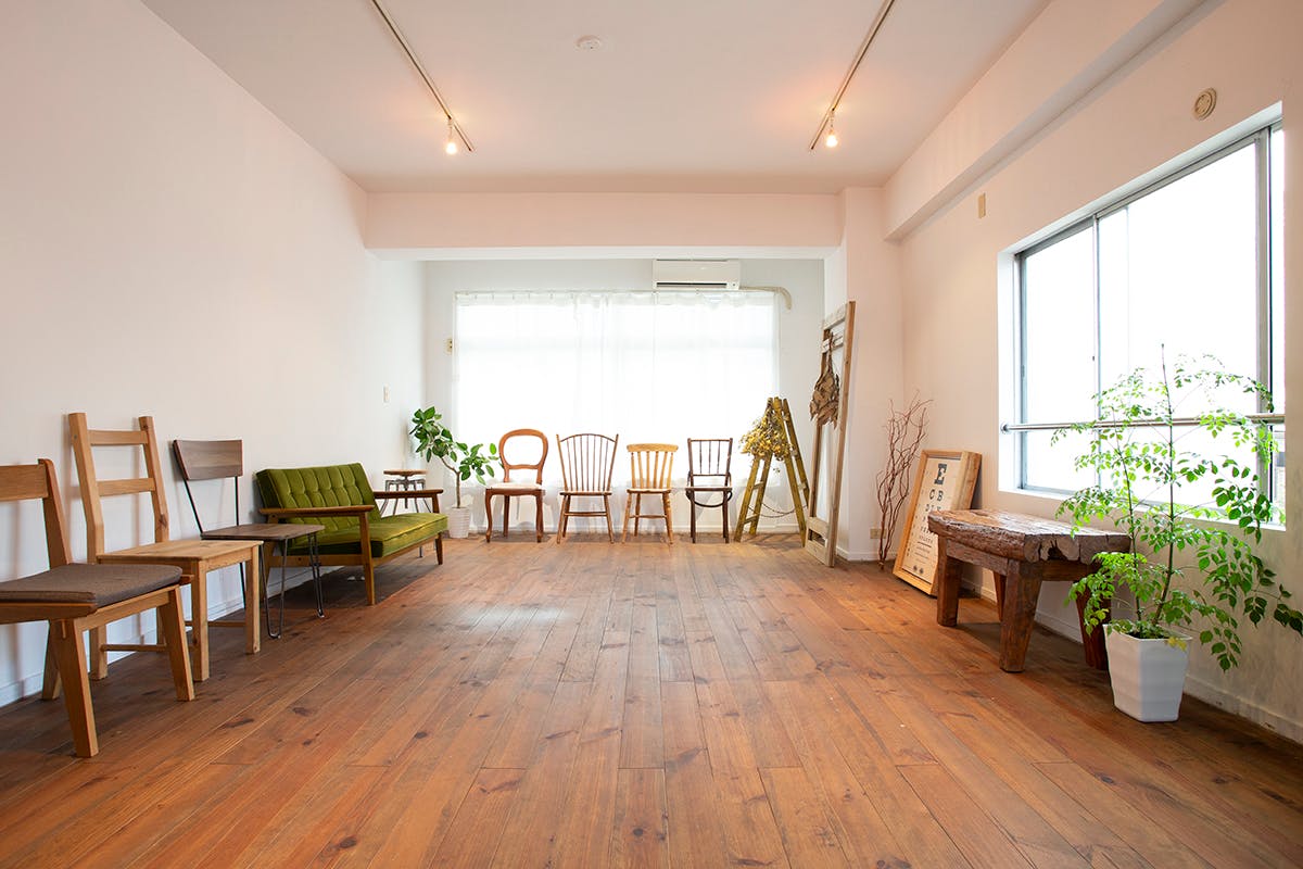 【初台駅8分】ロケや撮影会等の撮影用途やワークショップに最適な自然光が差し込むイベントスペース