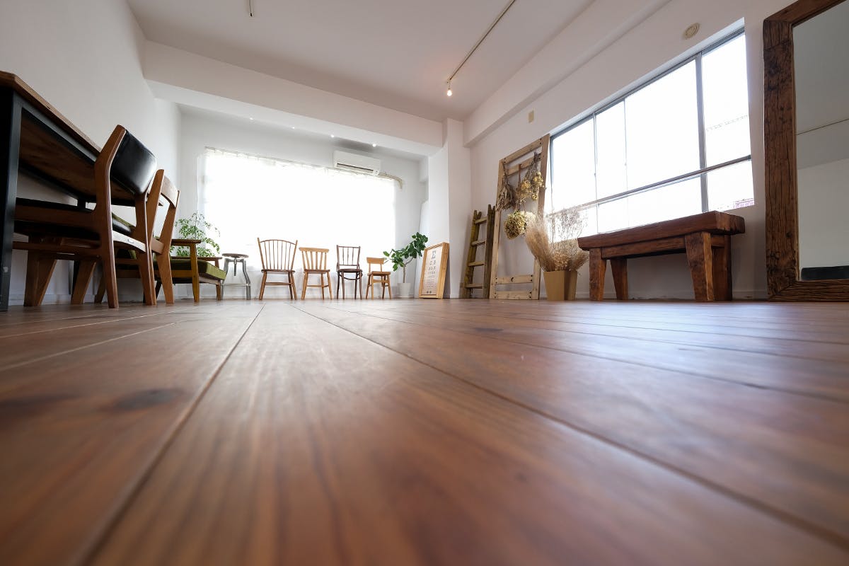 【初台駅8分】ロケや撮影会等の撮影用途やワークショップに最適な自然光が差し込むイベントスペース