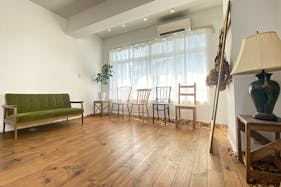 【初台駅8分】ロケや撮影会等の撮影用途やワークショップに最適な自然光が差し込むイベントスペース