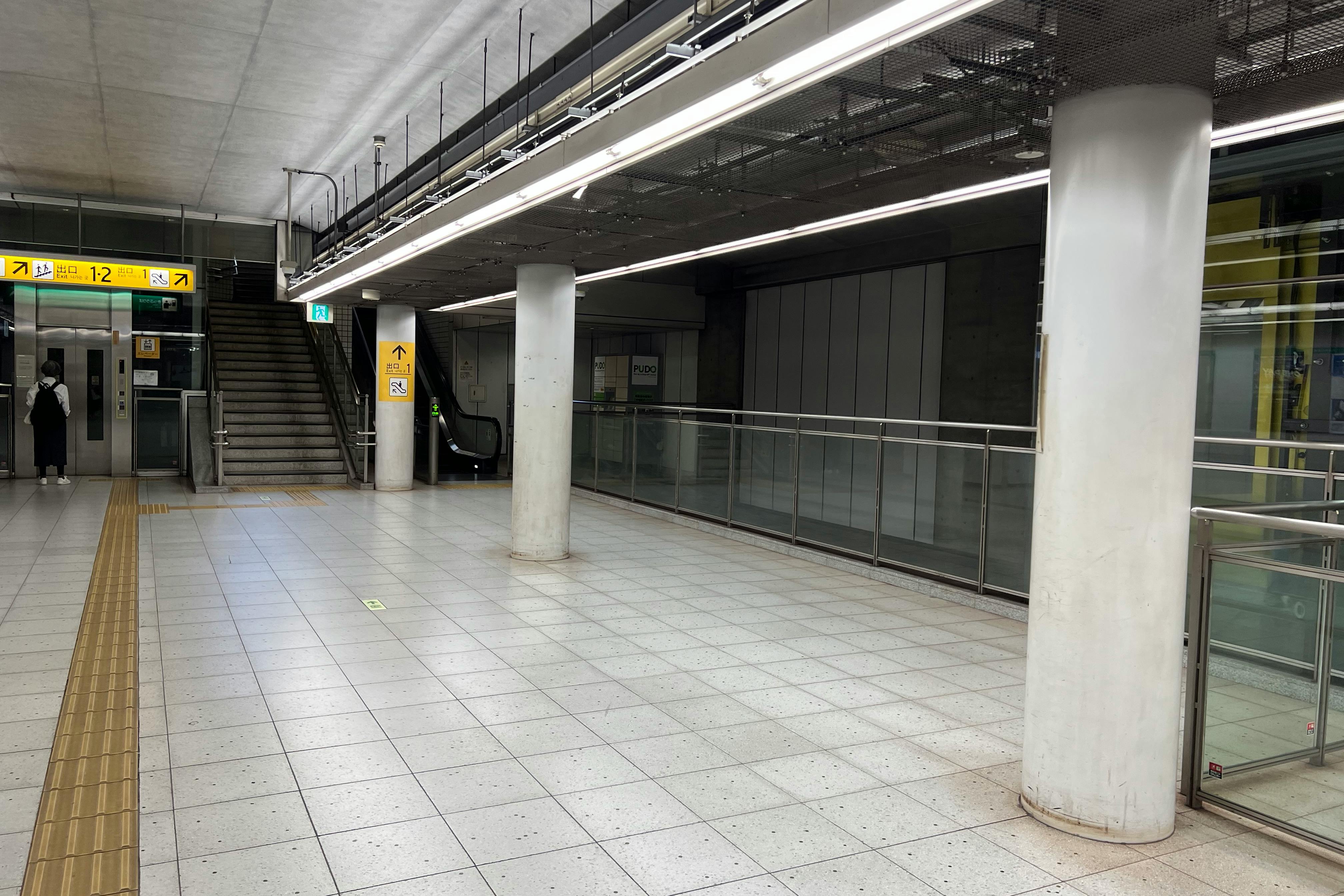 【横浜市営地下鉄グリーンライン高田駅】各種プロモーションや物販、食物販のポップアップストアに最適な改札外すぐ横のイベントスペース