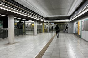 【横浜市営地下鉄グリーンライン高田駅】各種プロモーションや物販、食物販のポップアップストアに最適な改札外すぐ横のイベントスペース