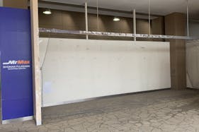 【ミスターマックス 湘南藤沢店】2Fタバコ前(モールフィル側) 販促プロモーションや物販用途に最適な総合ディスカウントストアの催事イベントスペース