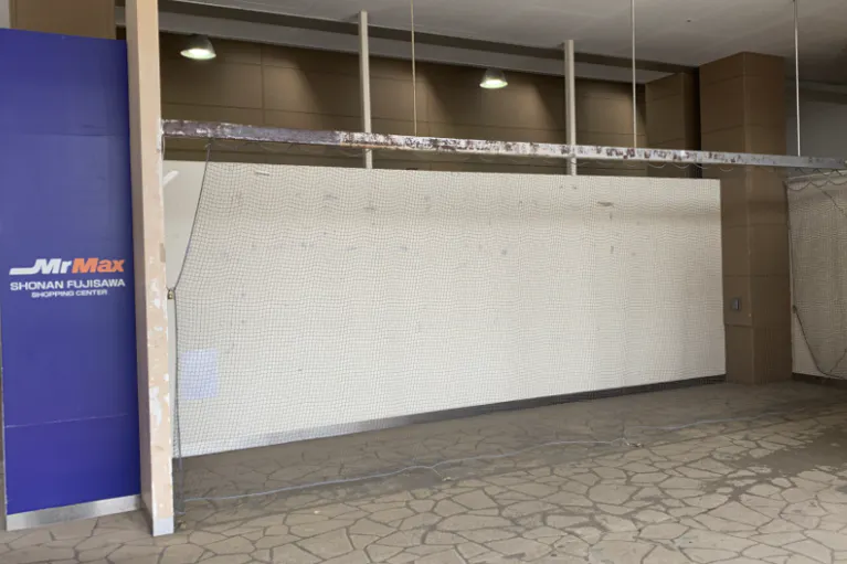 【ミスターマックス 湘南藤沢店】2Fタバコ前(モールフィル側) 販促プロモーションや物販用途に最適な総合ディスカウントストアの催事イベントスペース