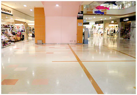 【イオンモール津山*】1F 中央エスカレーター下の画像