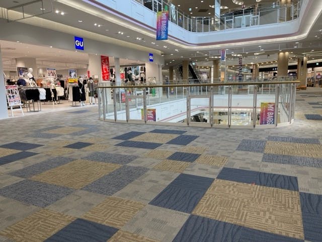【イオンモール羽生】2階：GU前ブリッジ