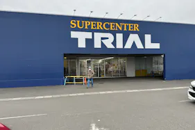 【スーパーセンタートライアル宇城店】キッチンカー(調理営業)出店限定/屋外スペース