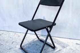 【明治神宮前駅5分】原宿キャットストリートに佇む2Fレンタルスペース。全面ガラス、釘打ちOK。賑わうロケーションで上質なイベントを。