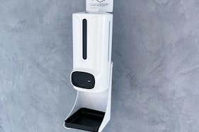 【明治神宮前駅5分】原宿キャットストリートに佇む2Fレンタルスペース。全面ガラス、釘打ちOK。賑わうロケーションで上質なイベントを。