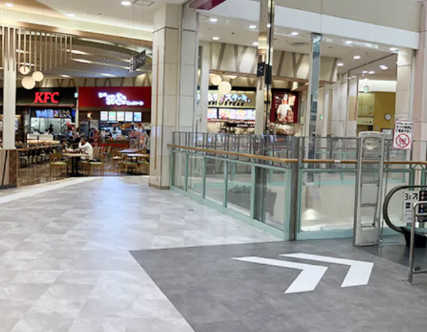 【イオンモール熱田*】2F フードコート前