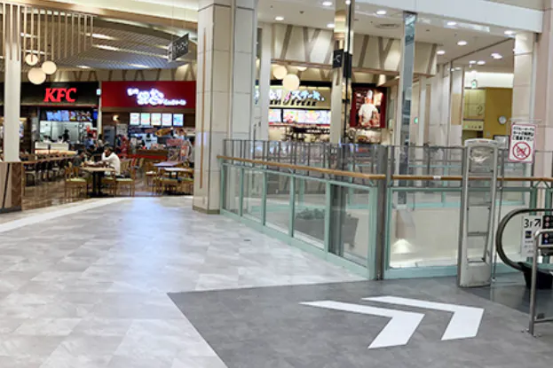 【イオンモール熱田*】2F フードコート前