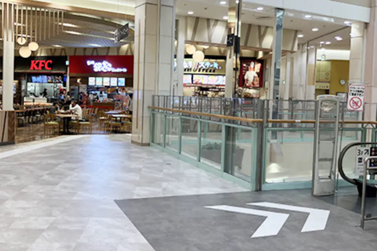 【イオンモール熱田*】2F フードコート前の画像1