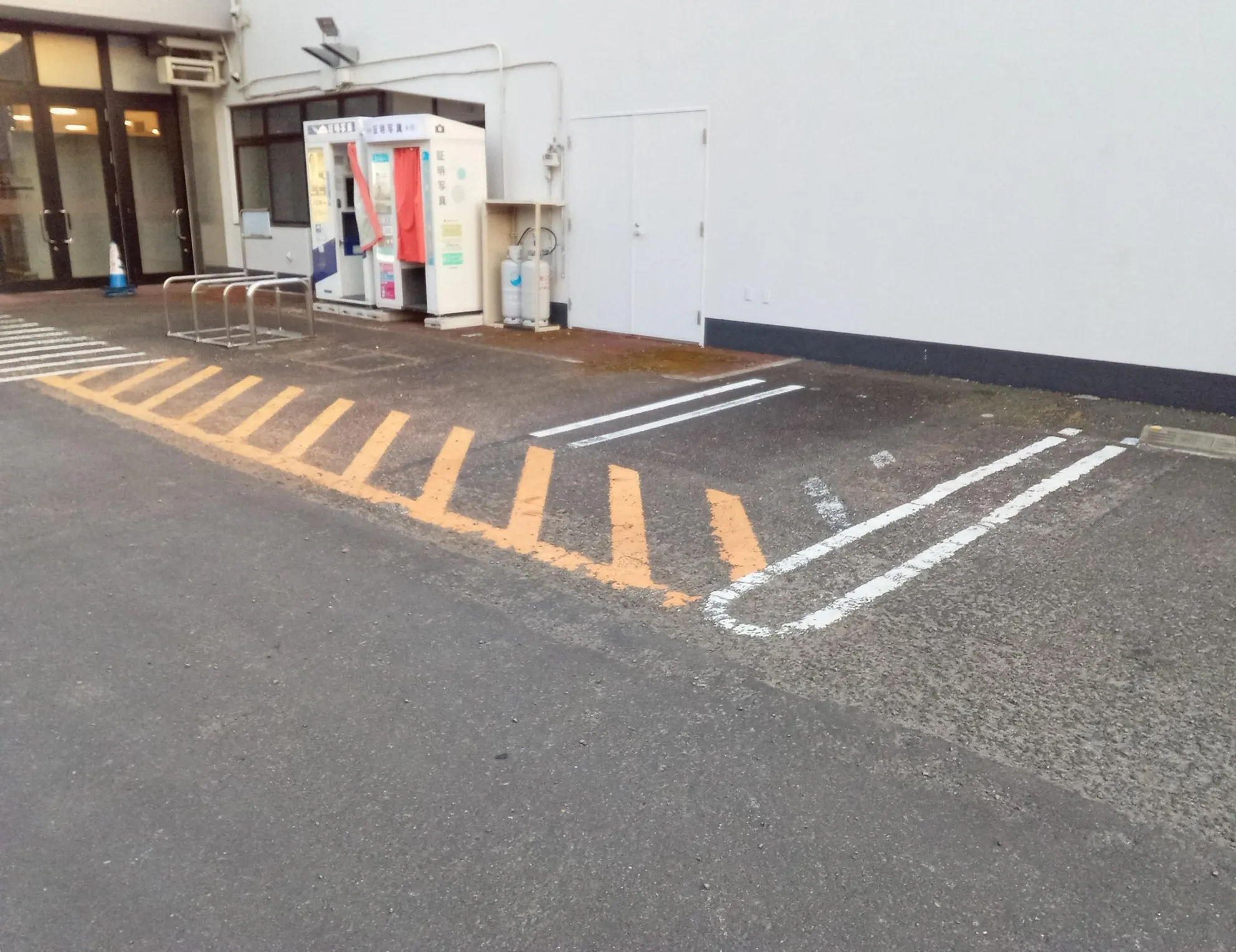 【西友 高砂駅前店】屋外駐車場 プロモーション用途や物販、食物販のポップアップストアに最適なスーパー屋外駐車場の催事イベントスペース