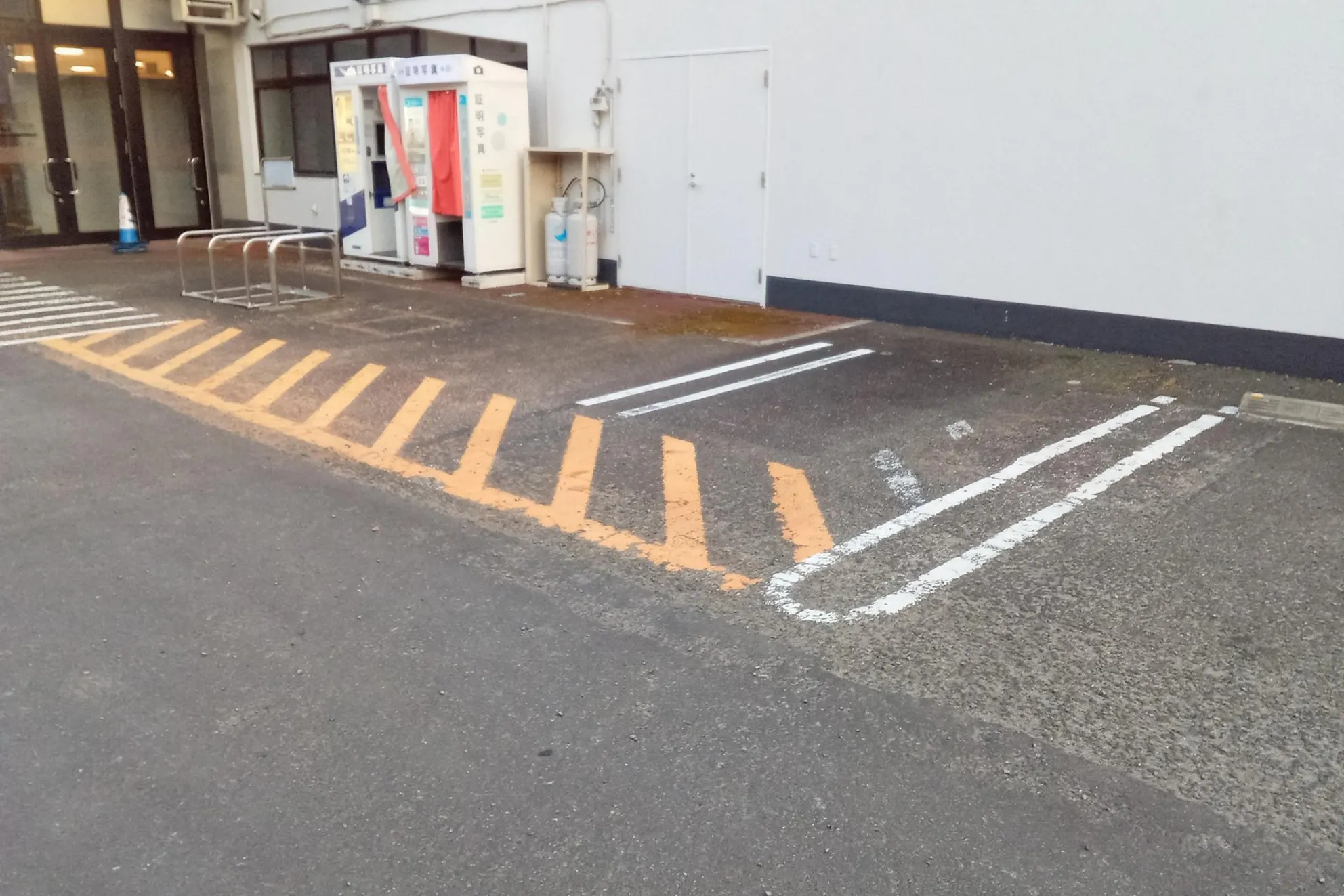 【西友 高砂駅前店】屋外駐車場 プロモーション用途や物販、食物販のポップアップストアに最適なスーパー屋外駐車場の催事イベントスペース