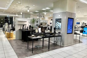 【北千住マルイ】2階 カレンダリウムD05【物販・PRイベント】エスカレーター正面、天井が高く視認性が良い開放感のある区画