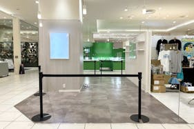 【北千住マルイ】2階 カレンダリウムD05【物販・PRイベント】エスカレーター正面、天井が高く視認性が良い開放感のある区画