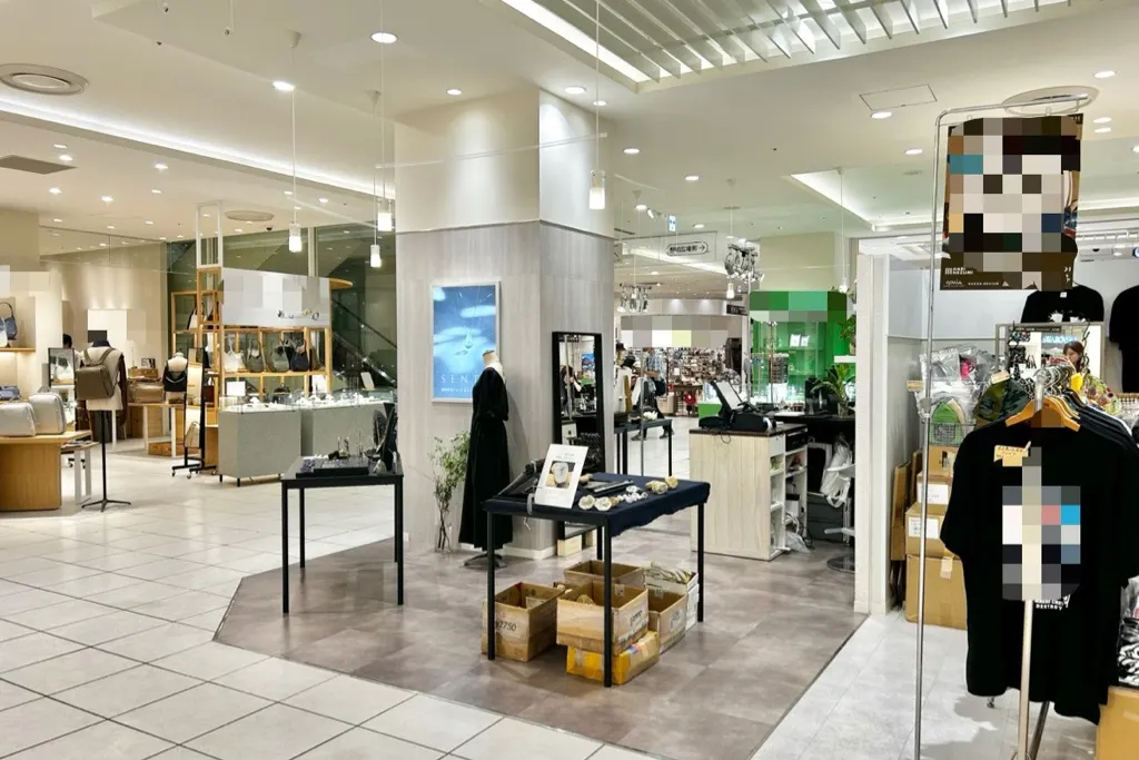 【北千住マルイ】2階 カレンダリウムD05【物販・PRイベント】エスカレーター正面、天井が高く視認性が良い開放感のある区画