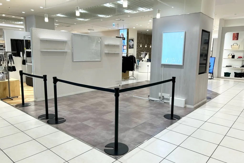 【北千住マルイ】2階 カレンダリウムD05【物販・PRイベント】エスカレーター正面、天井が高く視認性が良い開放感のある区画