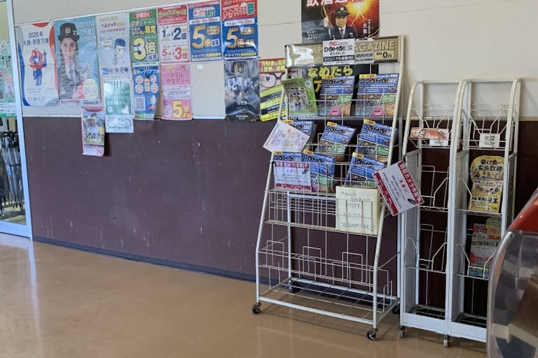 【オークワ六十谷】プロモーションに最適な風除室スペースの画像1