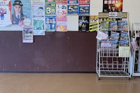 【オークワ六十谷】プロモーションに最適な風除室スペース