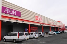 【イオンタウンしおだ野】各種物販イベントやプロモーションイベントに最適な通行量の多い商業施設入口軒下のイベントスペース