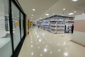 【サンシャインシティアルタ】ポップアップストアや催事に適した、商業施設内にあるガチャガチャの森前の1Fレンタルスペース(E-②)