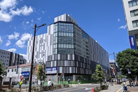 【調布アミックスビル】ポップアップストアや販売促進プロモーションに最適な駅チカ商業施設メインエントランス近くの路面イベントスペース(メインエントランス横)