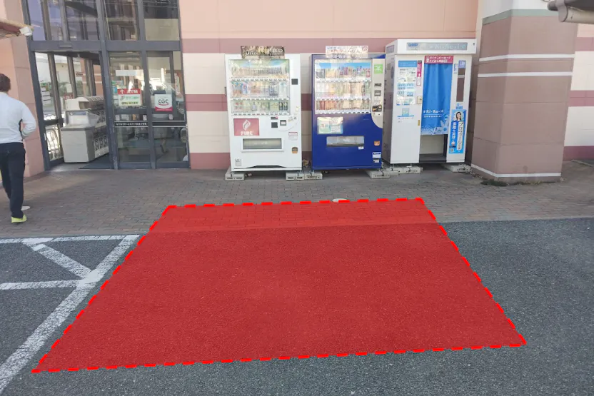 【レガネット筥松】正面出入口 物販やキッチンカー出店に最適なスーパー屋外催事イベントスペース
