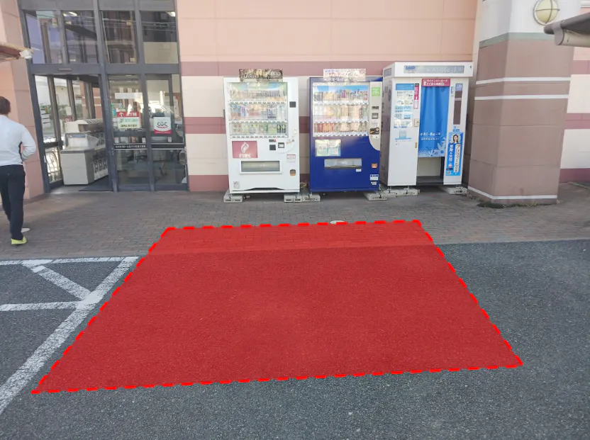 【レガネット筥松】正面出入口 物販やキッチンカー出店に最適なスーパー屋外催事イベントスペース