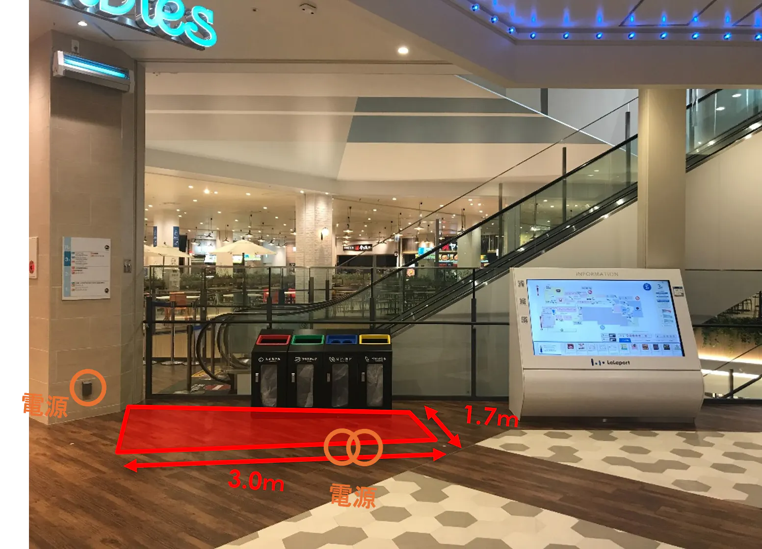 【ららぽーとTOKYO-BAY】北館3F　グルメテーブルズ (フードコート入口)