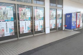 【スーパーセンタートライアル室蘭東店】キッチンカー(調理営業)出店限定/屋外 Ⓑキッチンカースペース【入口正面右側】
