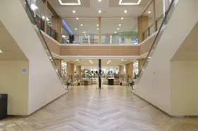 【イオンモール秋田】2F 未来屋書店前