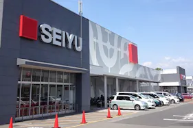 【西友 沼津店】1階スーパーマーケット側入口前 (駐車場) キッチンカー・コーヒーテイクアウトや、クレープ・たいやき・焼きそば・お好み焼き など販売におすすめな屋外催事イベントスペース