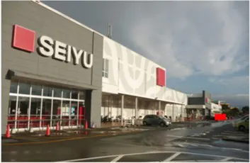 【西友 沼津店】1階スーパーマーケット側入口前 (駐車場) キッチンカー・コーヒーテイクアウトや、クレープ・たいやき・焼きそば・お好み焼き など販売におすすめな屋外催事イベントスペース