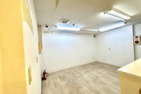 【関内駅7分/伊勢佐木長者町駅5分】2駅利用可能!伊勢佐木町通りの路面イベントスペース