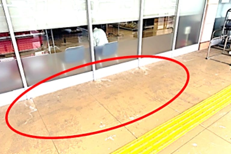 【西友 浜松船越店】1F店頭入口横 外区画(軒下屋根あり) 物販、食物販のポップアップストアや、プロモーション用途に最適なスーパー店外催事イベントスペースの画像2