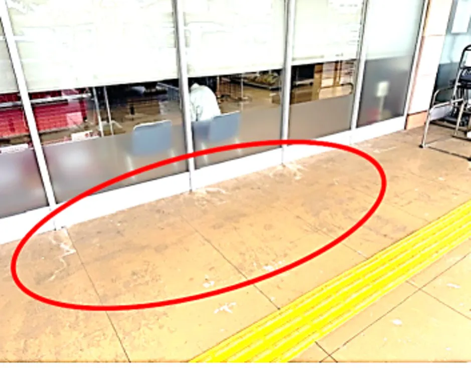 【西友　浜松船越店】1F店頭入口横 外区画(軒下屋根あり)　物販、食物販のポップアップストアや、プロモーション用途に最適なスーパー店外催事イベントスペース