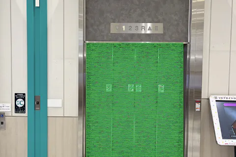 【イオンモール東浦】モール内広告 エレベーター(1F、2F)