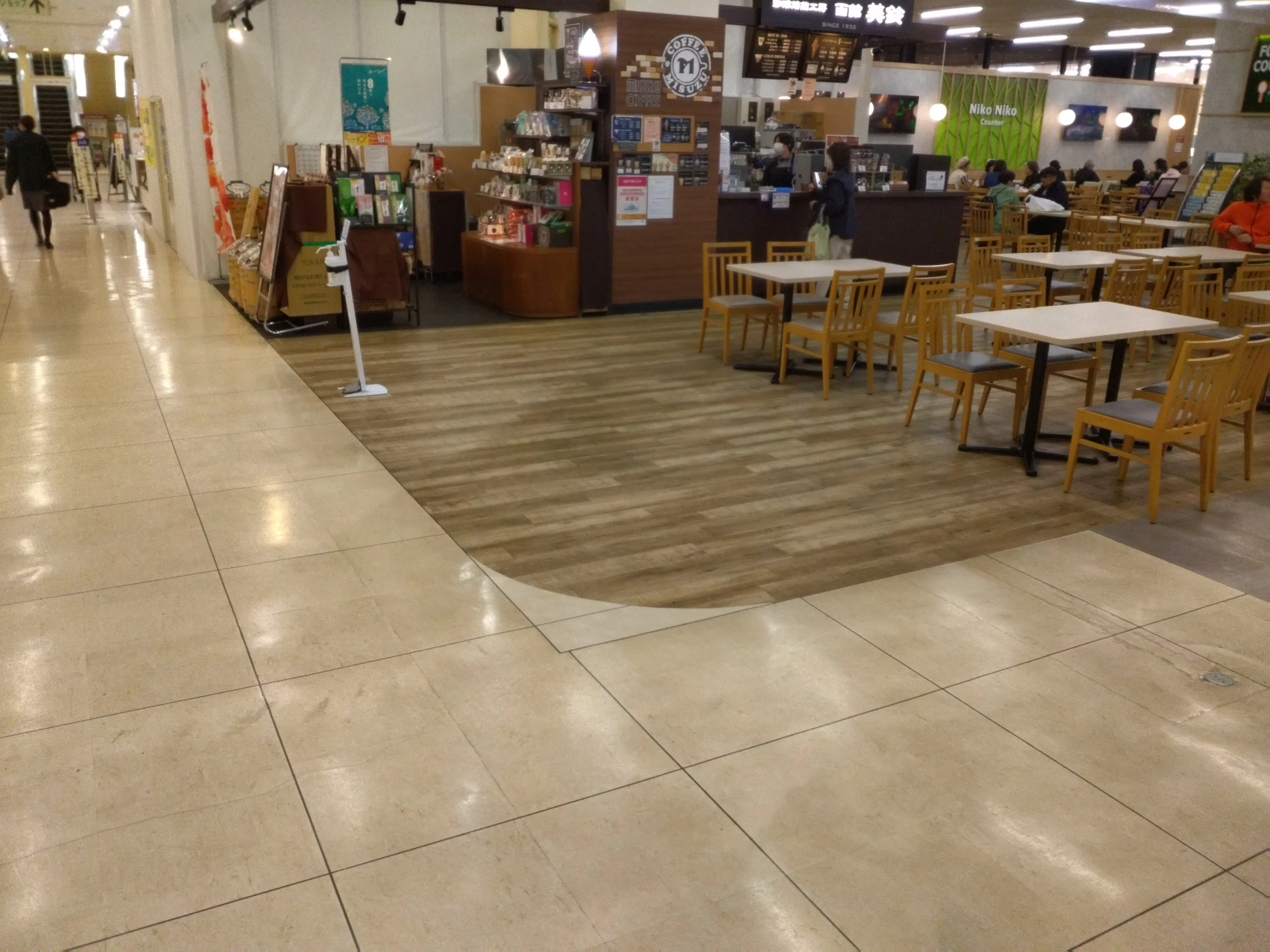 【イオン北見店】フードコート入口