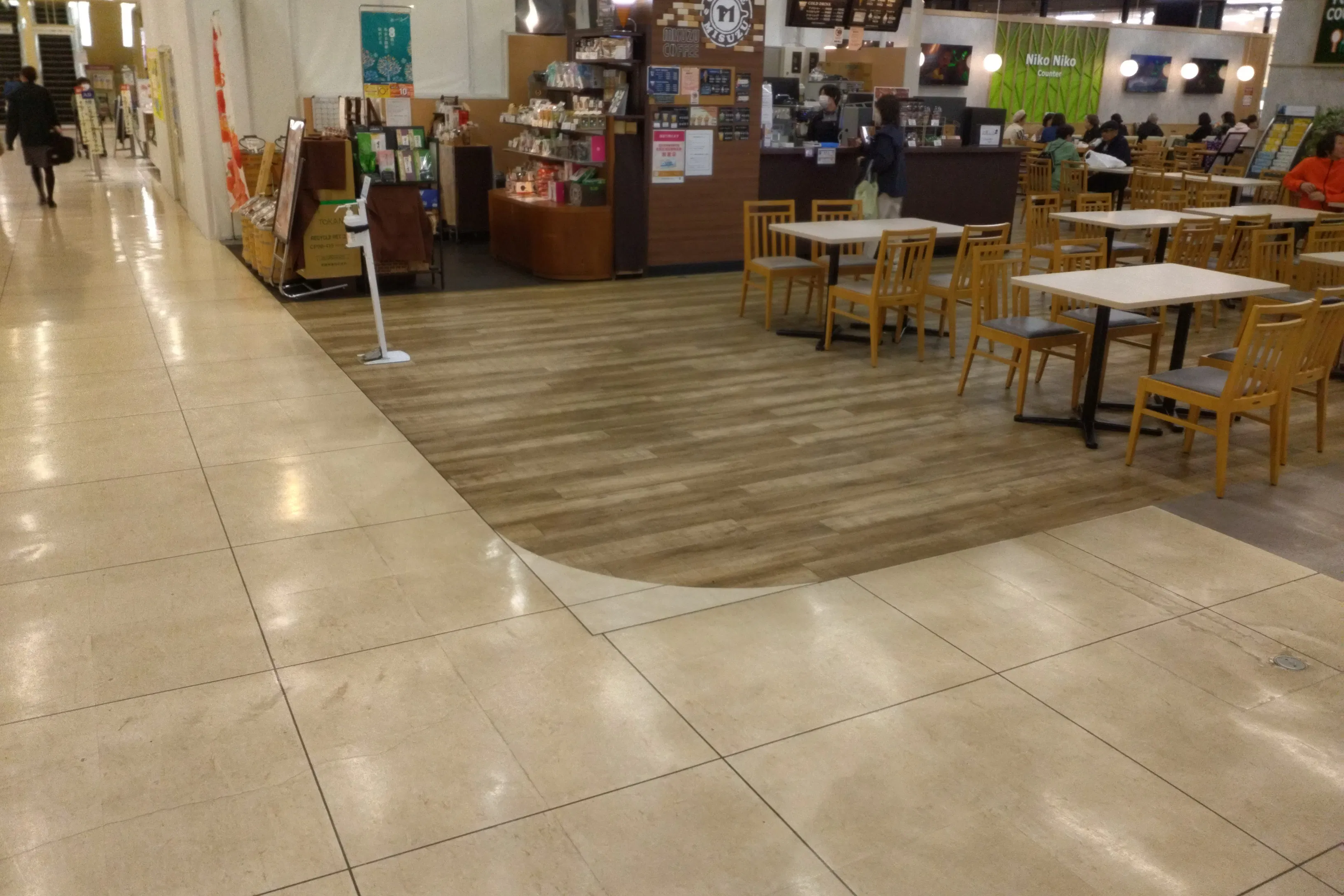 【イオン北見店】フードコート入口