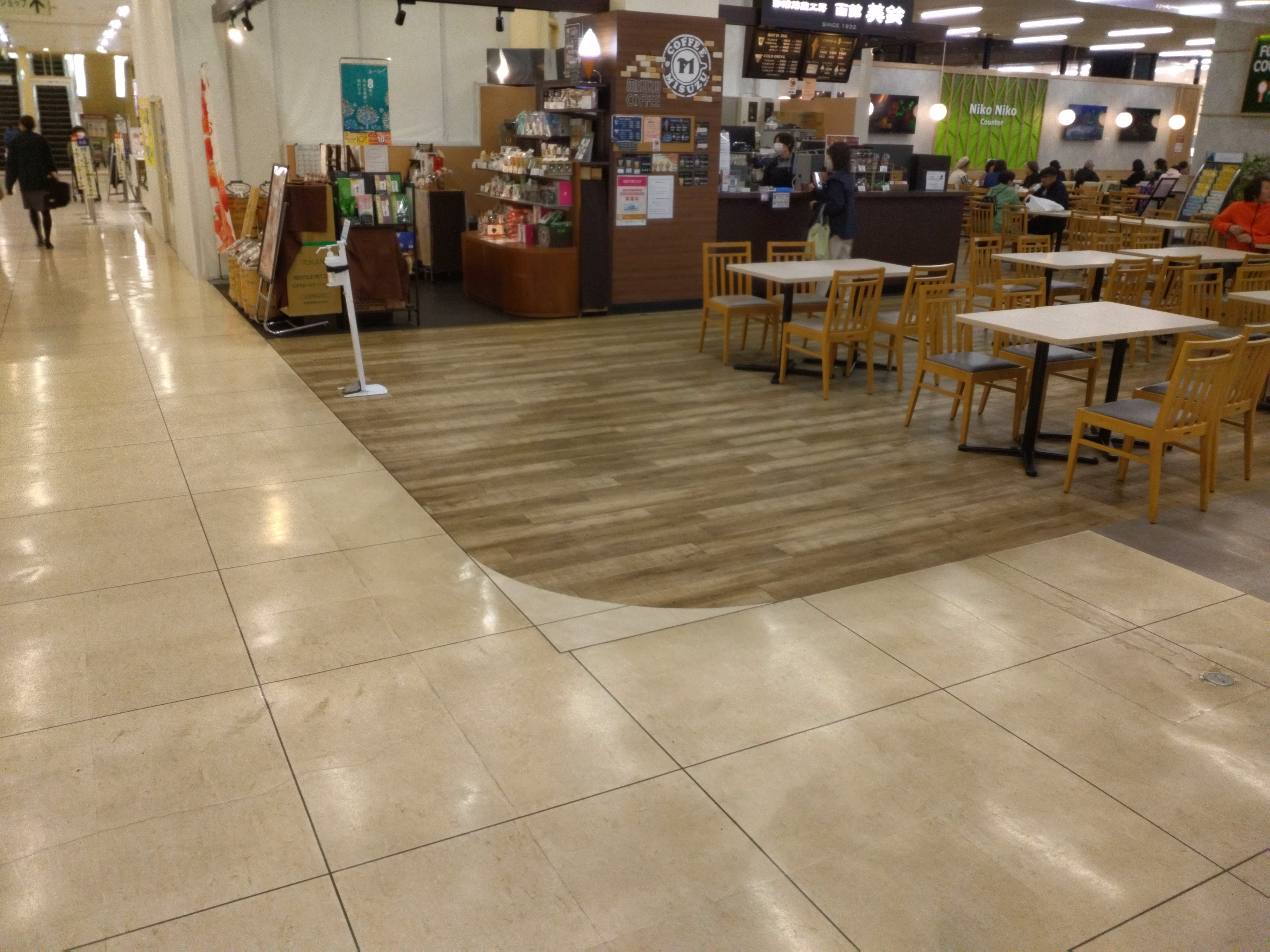 【イオン北見店】フードコート入口