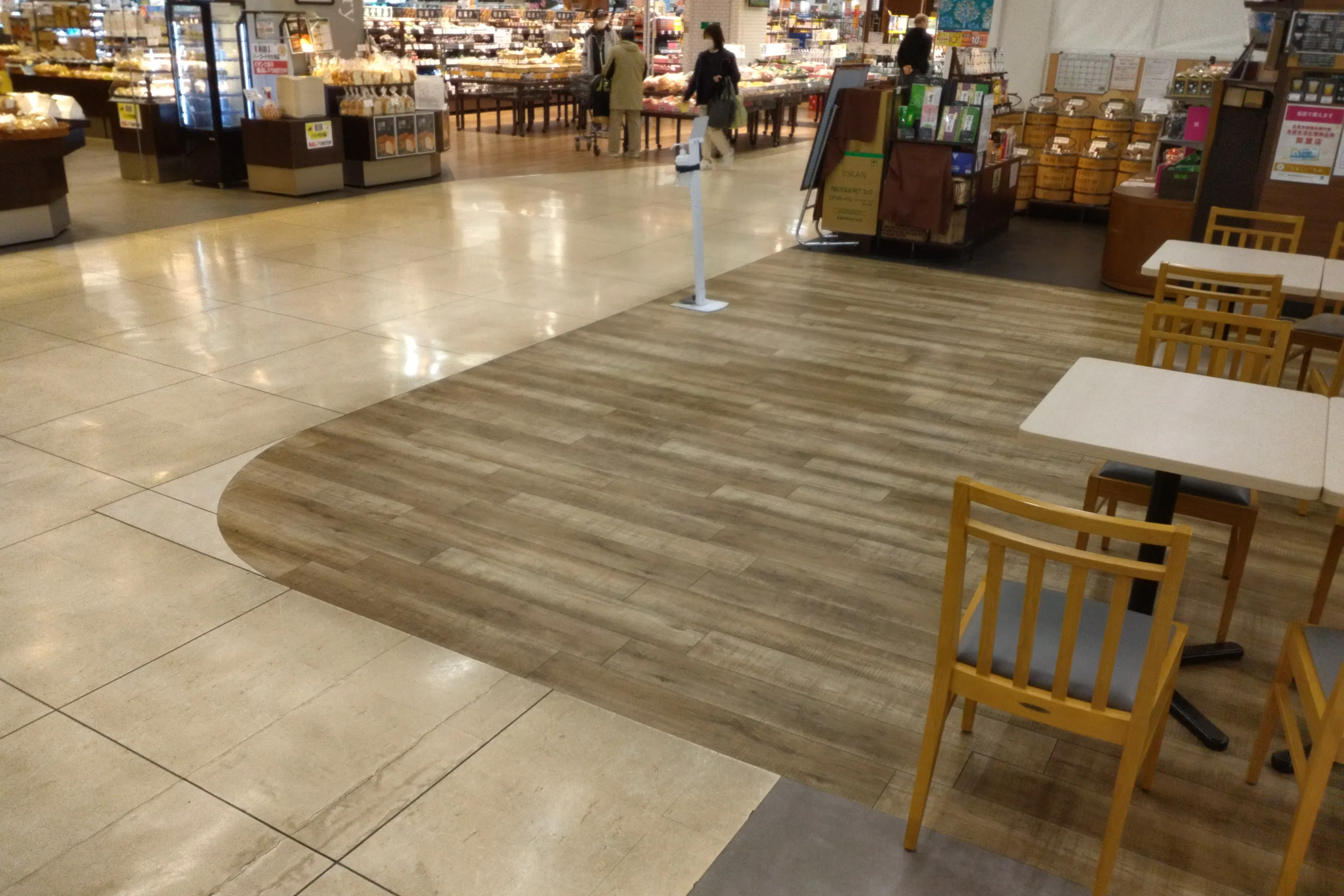 【イオン北見店】フードコート入口