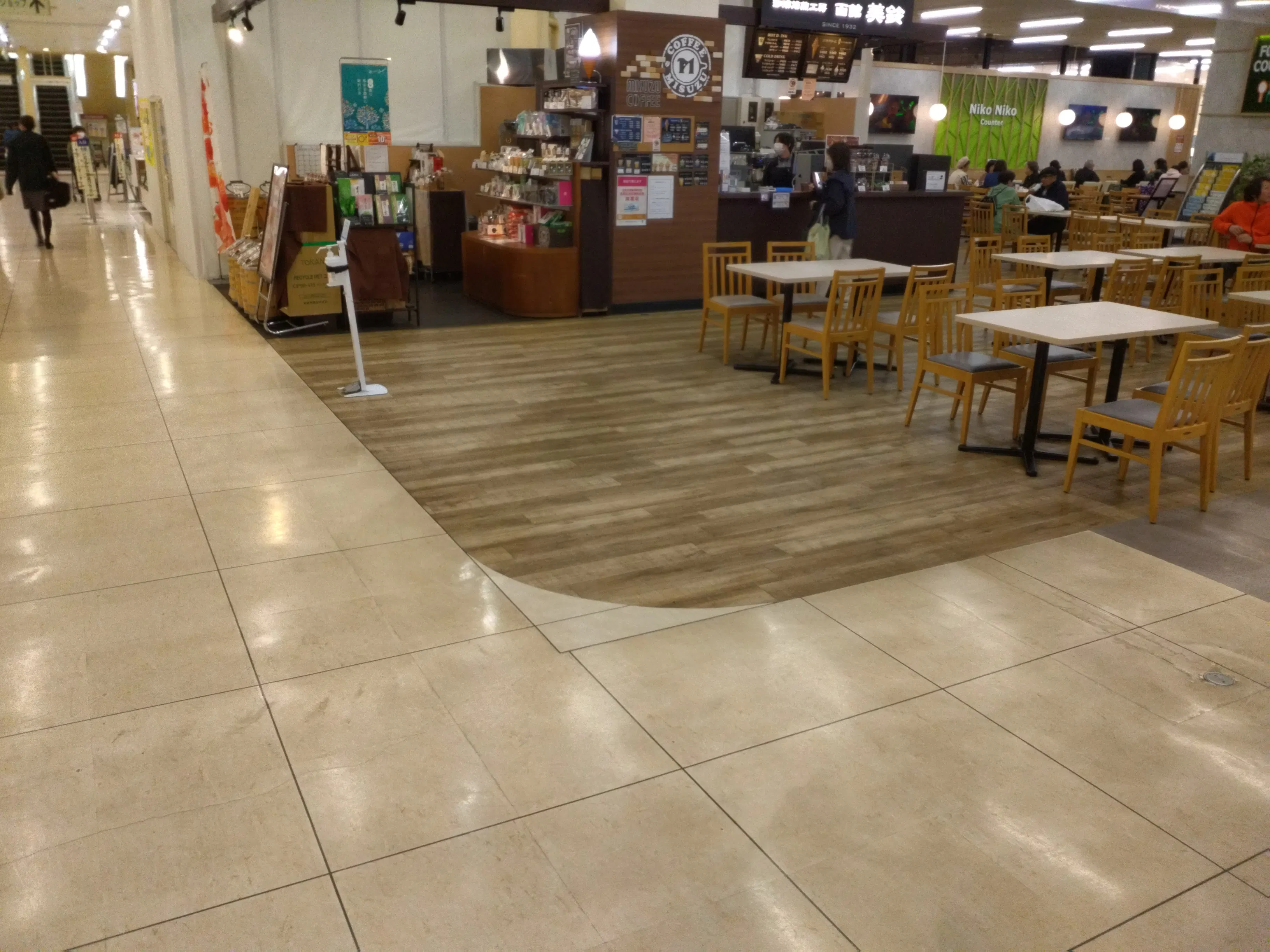 【イオン北見店】フードコート入口