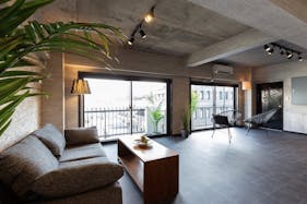 【曙橋駅3分】撮影や展示会等に適した自然光が入るメディア撮影で重宝されるスタジオ